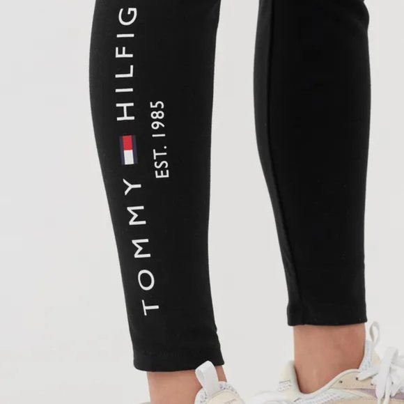 NWT - TOMMY HILFIGER Women's Slim Fit Logo Printed Leggings in Black - S… - Picture 3 of 10